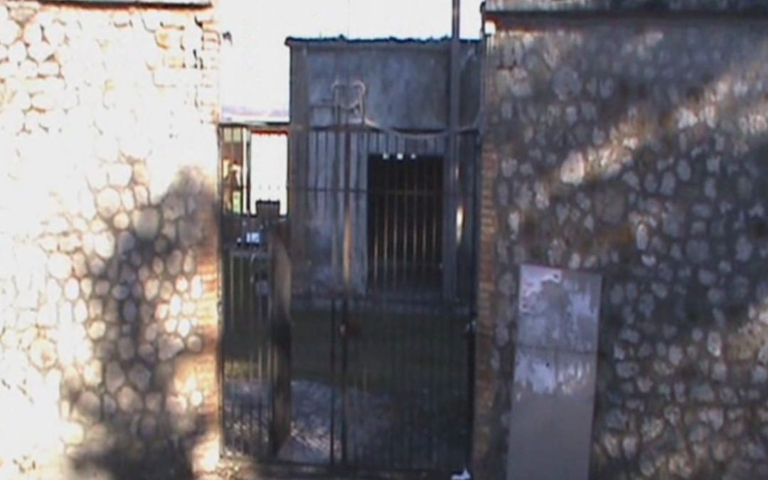 ESCLUSIVO: il cimitero di Roccafindamo tra incuria e degrado (video)