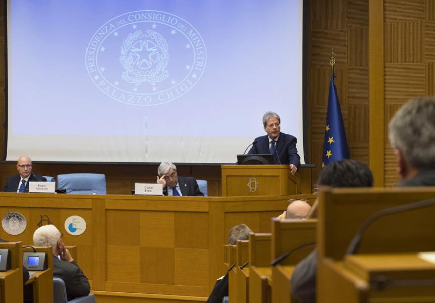 Gentiloni si ricorda di Loreto, Picciano e Rosciano