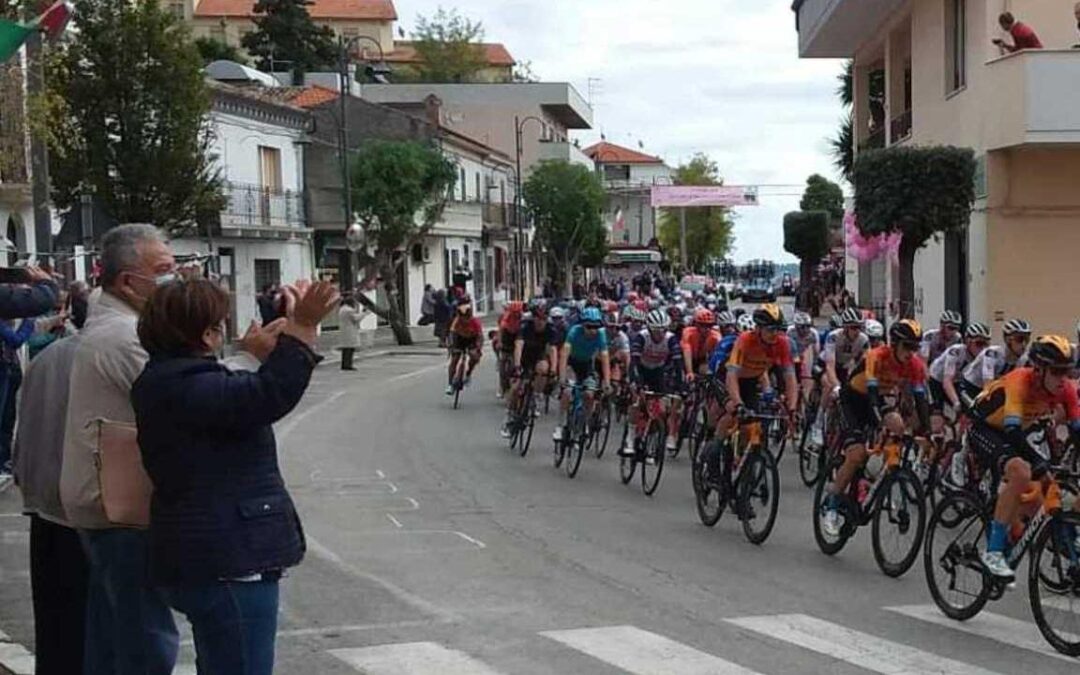 SPOLTORE: PASSA IL GIRO D’ITALIA NEL PAESE DI DANILO DI LUCA Il 14 maggio settima tappa Notaresco- Termoli, da Cappelle a Caprara ed infine Santa Teresa.