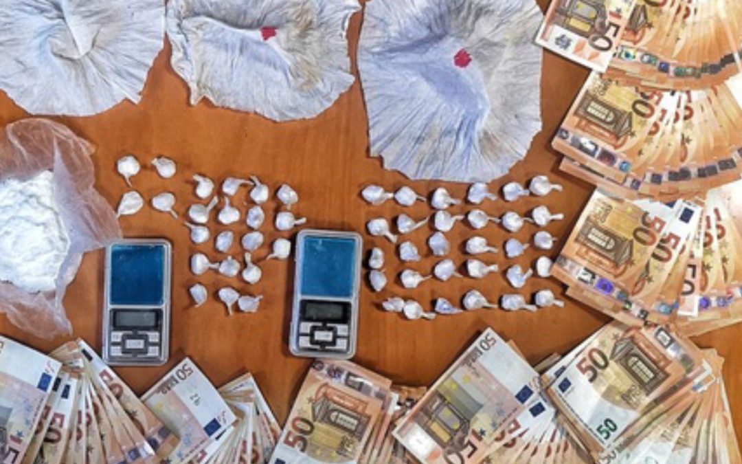 ROSCIANO: MOGLIE E MARITO, SPACCIO DI COCAINA NELLA LORO ABITAZIONE