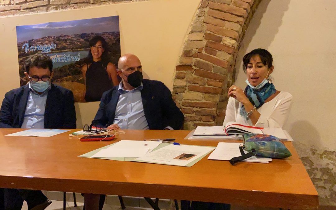 PENNE:ANDREA COZZOLINO INCONTRA ANGELA PIZZI  Prepararsi a progettare la rinascita con i fondi del PNRR