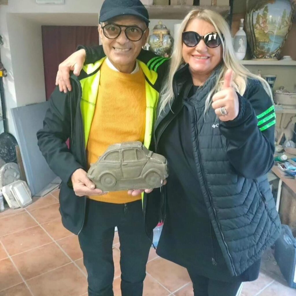 Sergio e Filomena nel laboratorio di Castelli